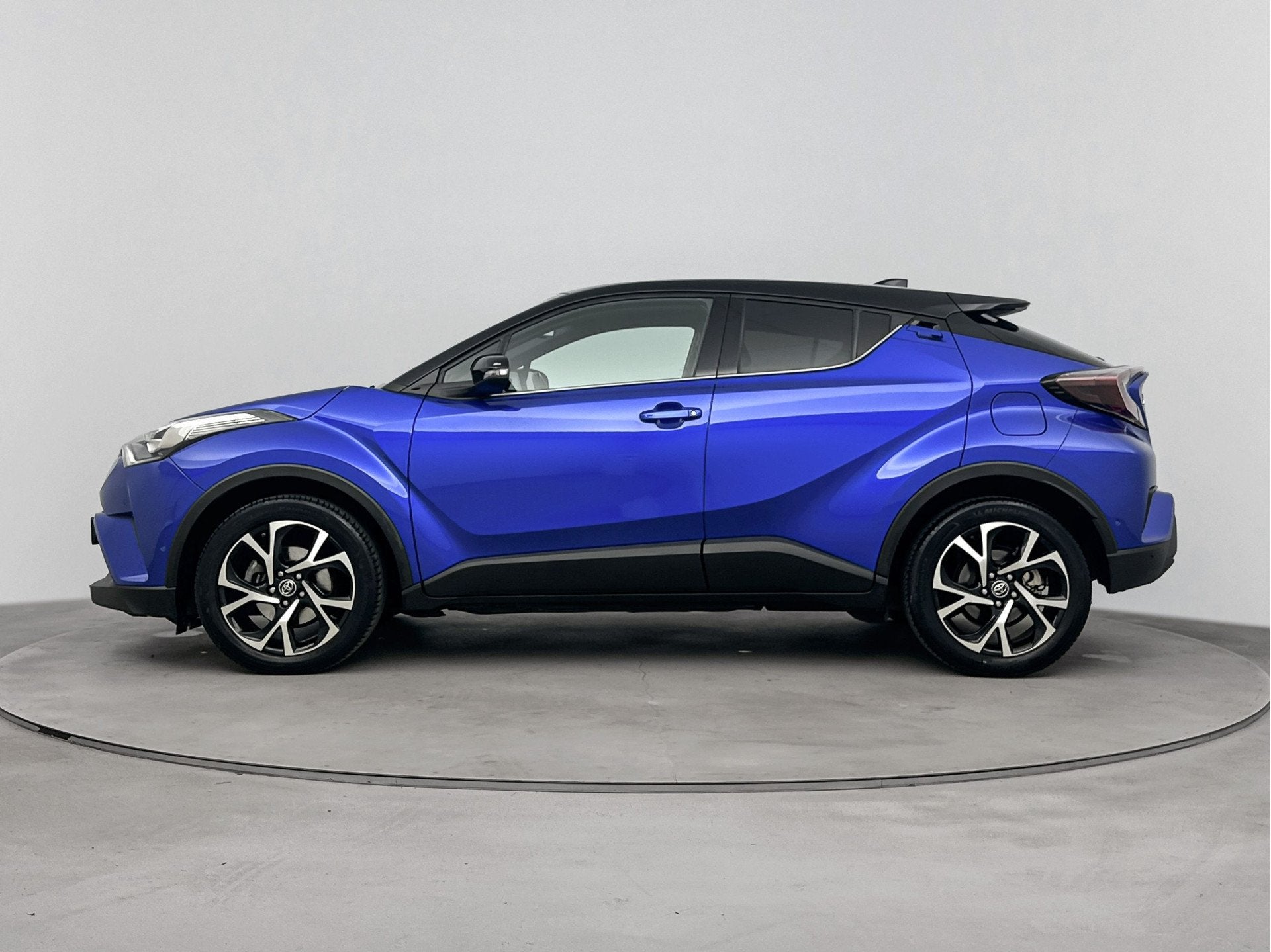 Toyota C-HR 1.2 Bi-Tone Plus | Dodehoekdetector | Lichtmetal, Auto's, Voorwielaandrijving, 12 maanden, Stof, Gebruikt
