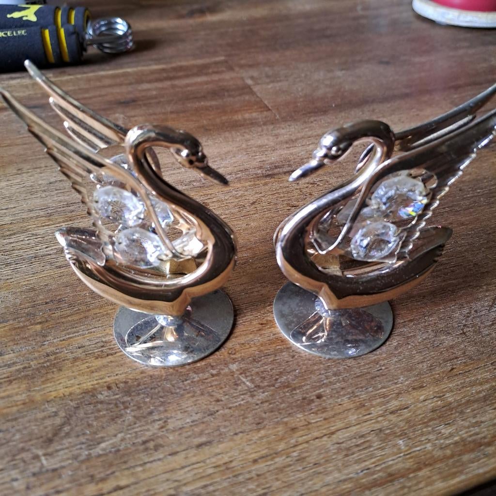 2x crystocraft zwanen 10 .00 samenl, Ophalen of Verzenden
