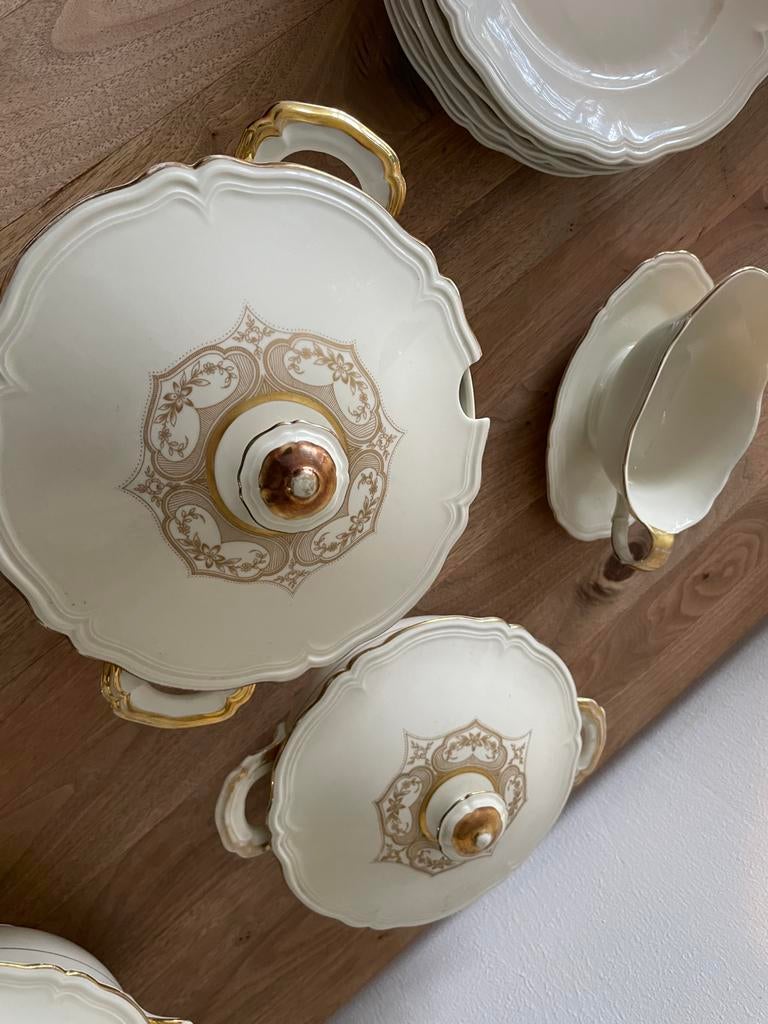 Servies heel oud, Ophalen