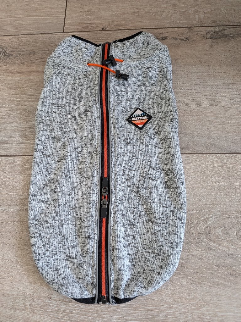 Beeztees Celia - Hondentrui - Lichtgrijs - Ruglengte 40 cm, Dieren en Toebehoren, Ophalen of Verzenden, Zo goed als nieuw, Hondenjas