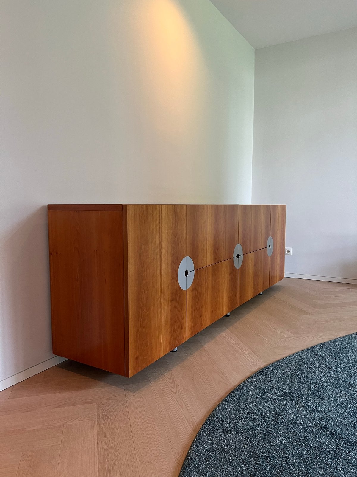 Castelijn Disk Kersenhout design dressoir, Ophalen, Gebruikt, Met lade(s), 200 cm of meer