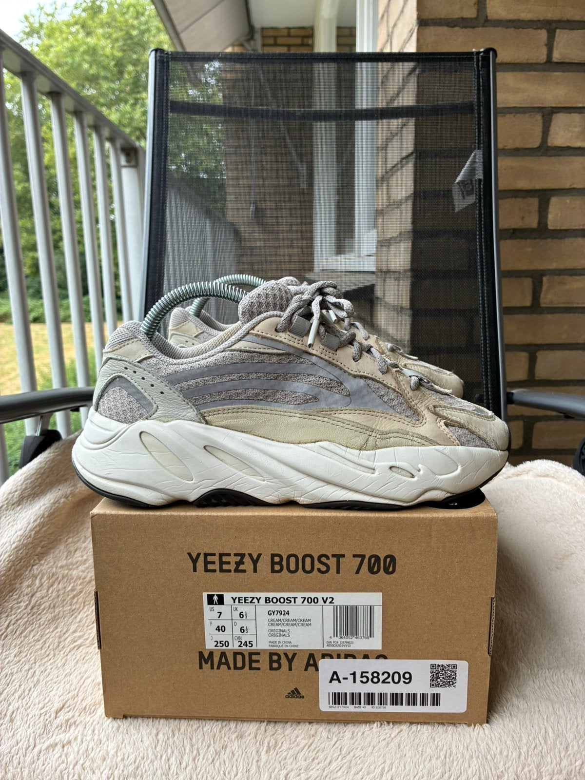 Yeezy boost 700 cream maat 40, Overige kleuren, Ophalen of Verzenden, Sneakers of Gympen, Gedragen