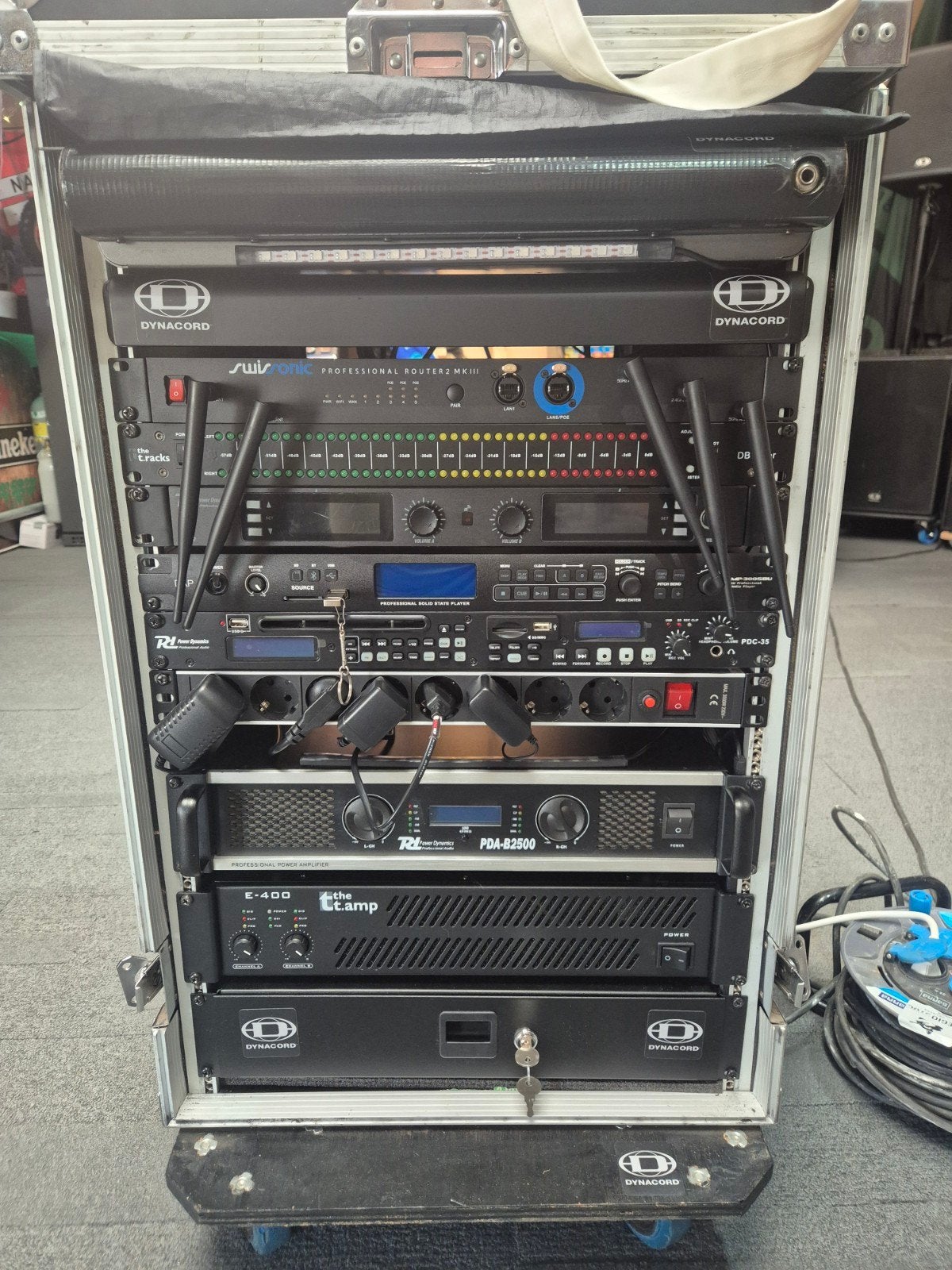 Complete professionele geluidsinstallatie met flightcase, Ophalen of Verzenden, Gebruikt