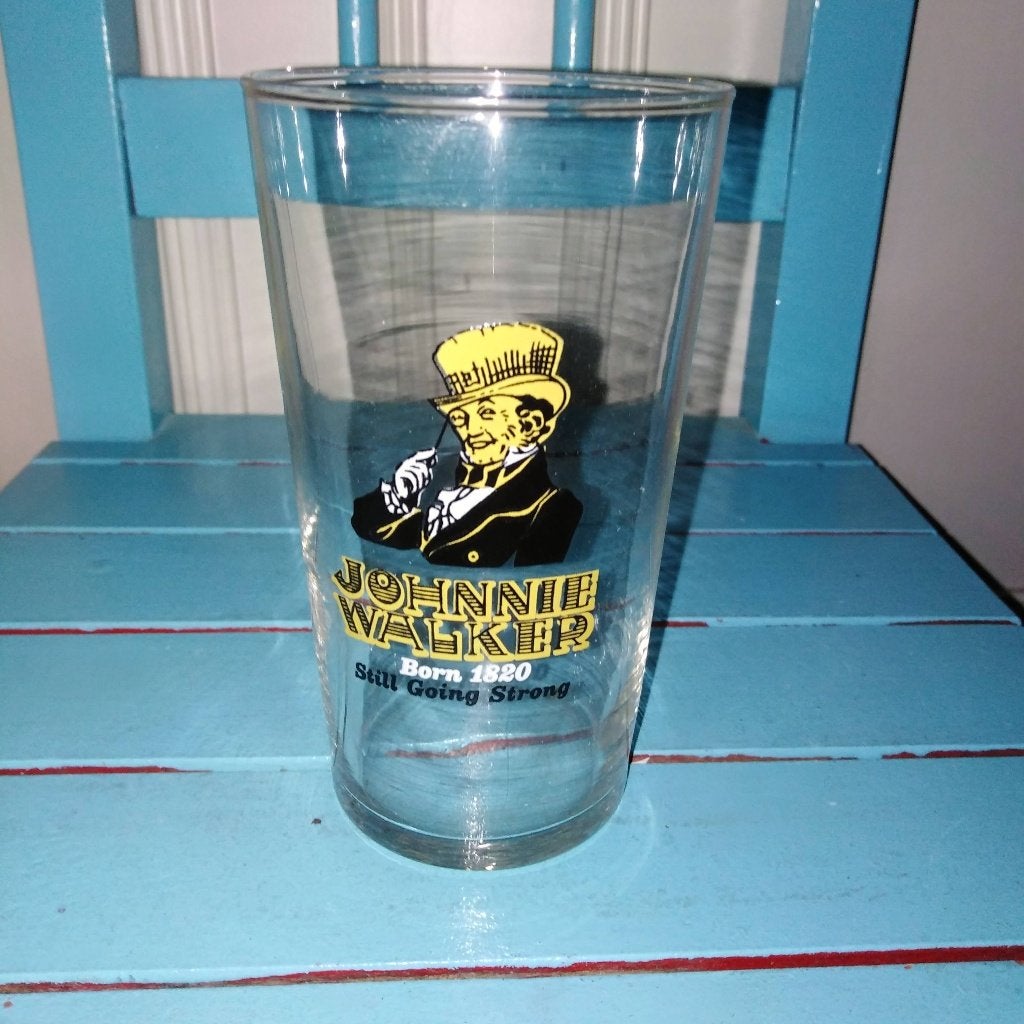 Johnnie walker whisky glas Born 1820 still going strong, Verzamelen, Ophalen, Zo goed als nieuw, Overige typen