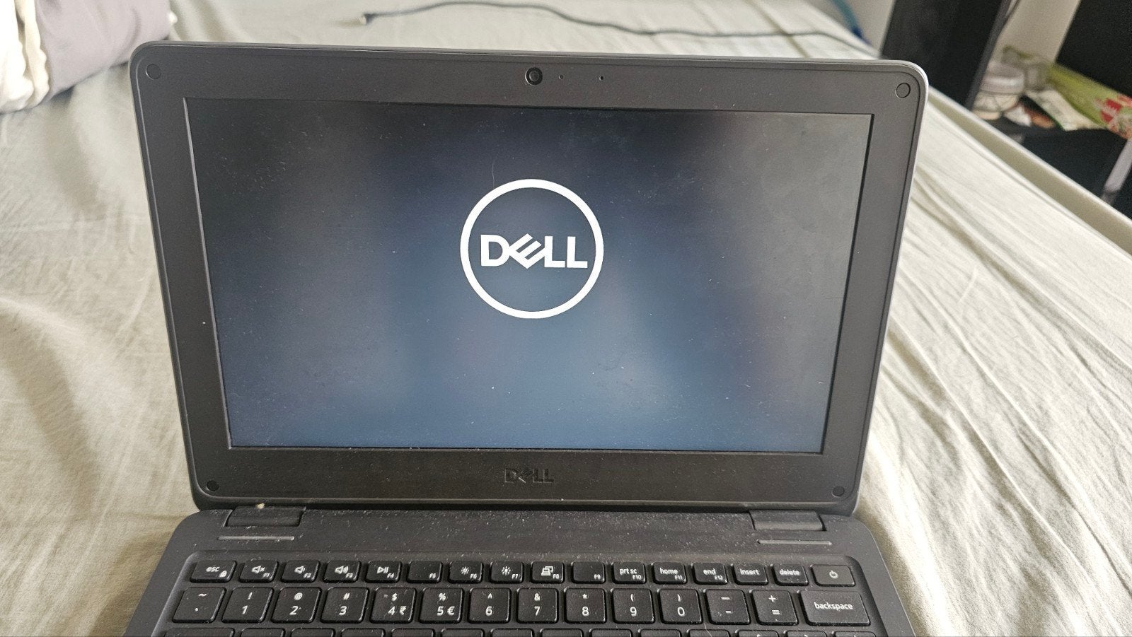 Dell Latitude 3120 Laptop (+ oplader & hoes) school laptop, Gebruikt, 2 tot 3 Ghz, Qwerty, 11 inch