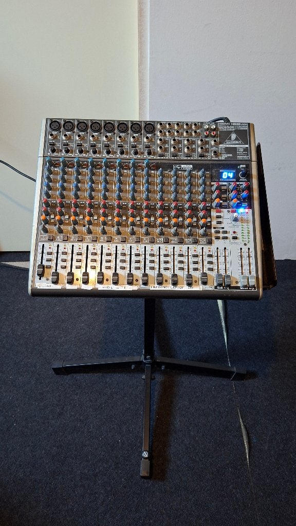 behringer mixer xenyx x2222usb inclusief standaard, Ophalen, Gebruikt, 10 tot 20 kanalen, Microfooningang
