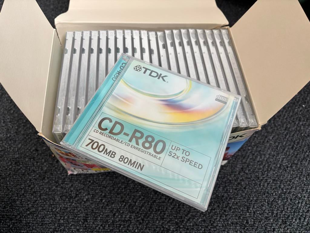 21 stuks TDK CD-R80 Holidaypack discs 700MB 80min 52x speed, Computers en Software, Beschrijfbare discs, Nieuw, Cd, Herschrijfbaar