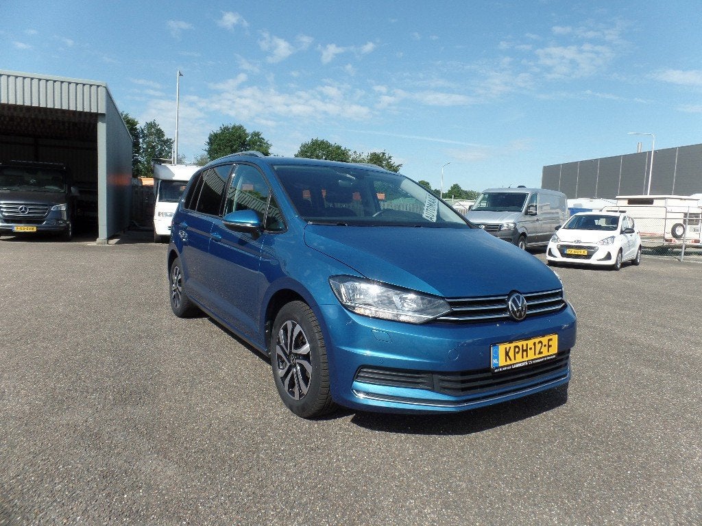 Volkswagen TOURAN 1.5 TSI AUTOMAAT Business 7PERS 2023, 4 cilinders, Blauw, 7 stoelen, Bedrijf