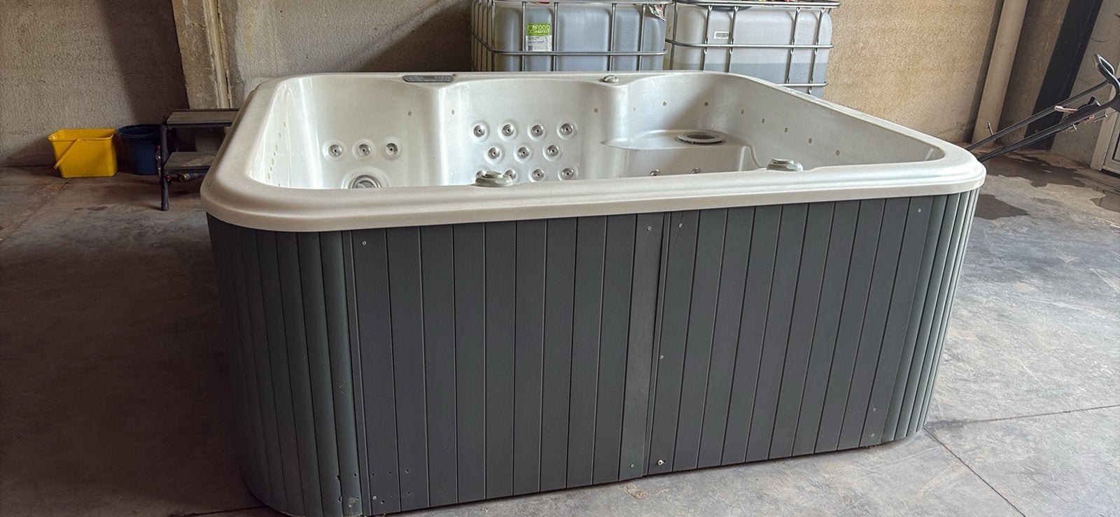 Jacuzzi 4 pers - Gratis Levering, Ophalen, Zo goed als nieuw