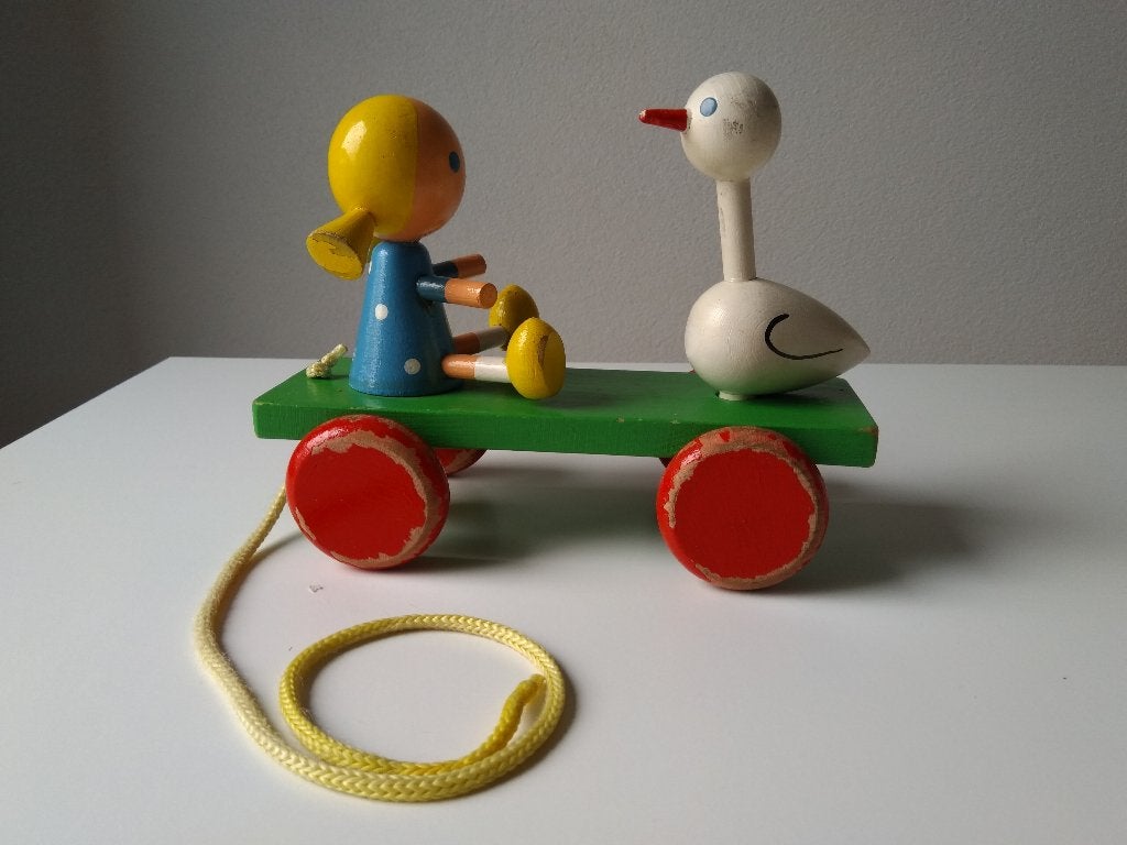 vintage houten trekfiguur meisje met gans, Ophalen of Verzenden, Gebruikt, Duw- of Trekspeelgoed