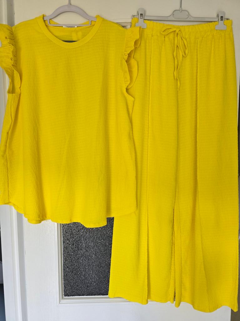 Nieuw 2delig pak geel 40 42 44 46, Kleding | Dames, Huispakken, Ophalen of Verzenden, Nieuw, Maat 42/44 (L), Geel