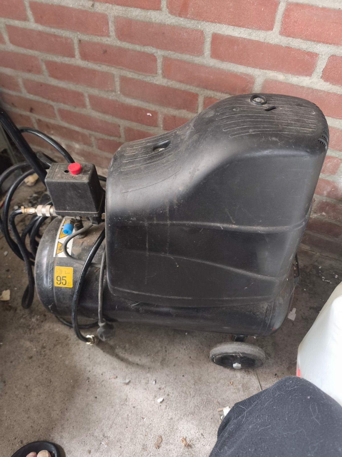 Ferm FCM705F Compressor - Gebruikt, 10 bar, 24 liter, Ophalen
