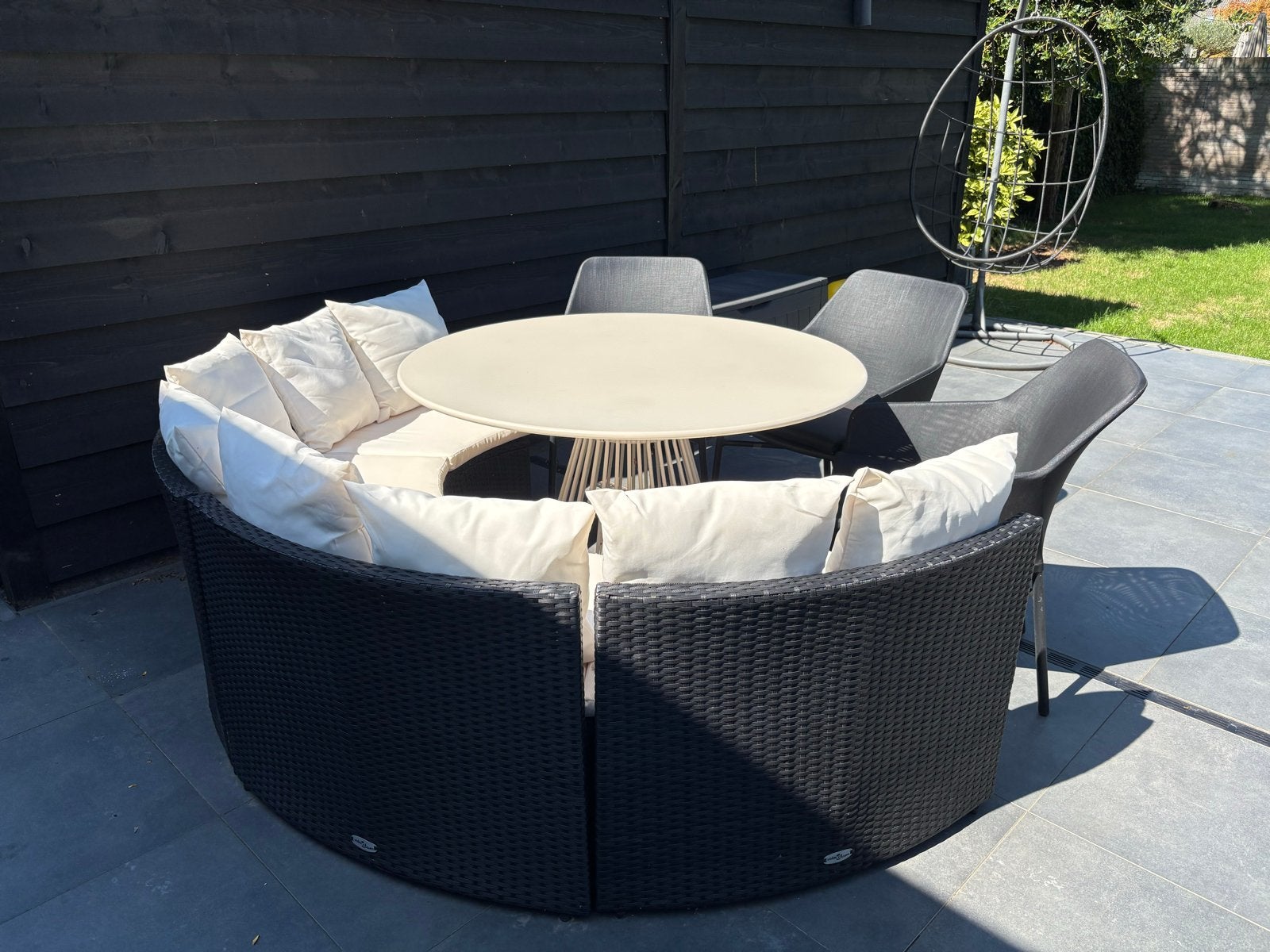 Tuinset: ronde tafel (Casa) loungebank (vidaXL) en stoelen, Ophalen, Bank, 6 zitplaatsen, Zo goed als nieuw