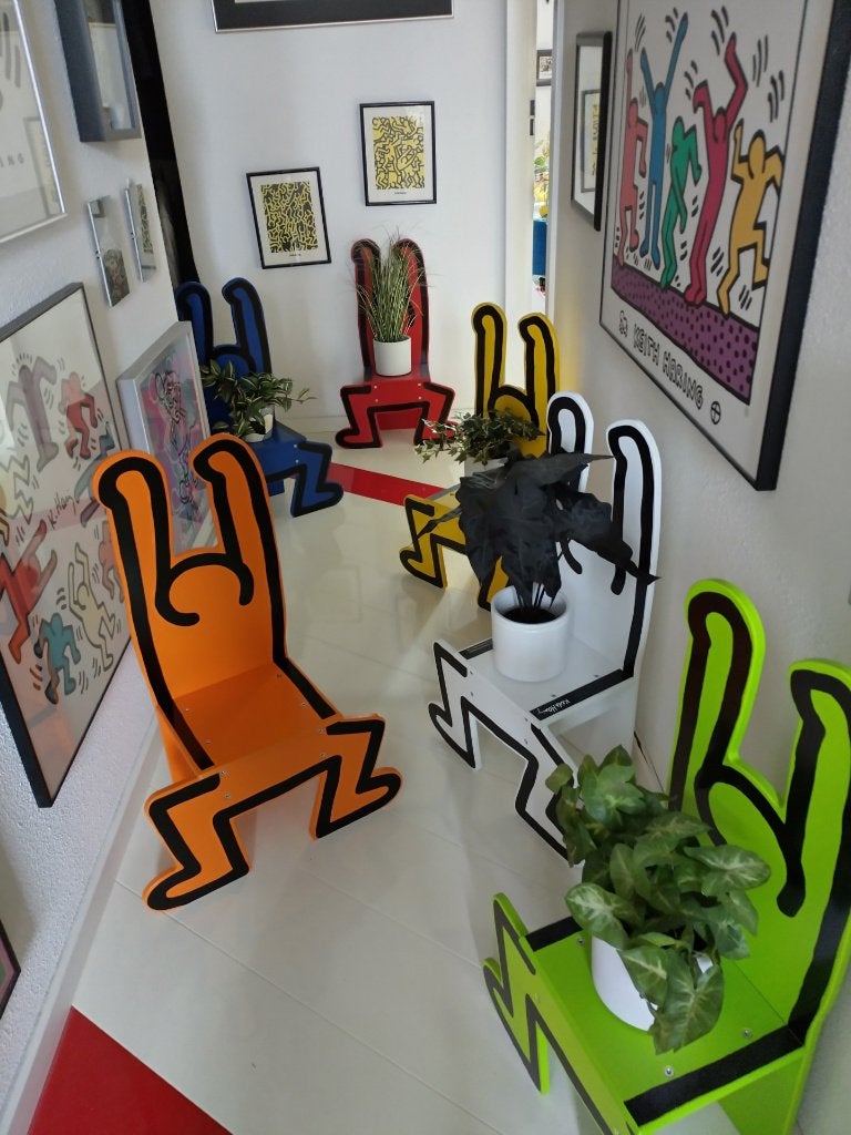 Keith Haring kinderstoel / decoratief object (per stuk), Meerkleurig, Hout, Gemerkt, Ophalen of Verzenden