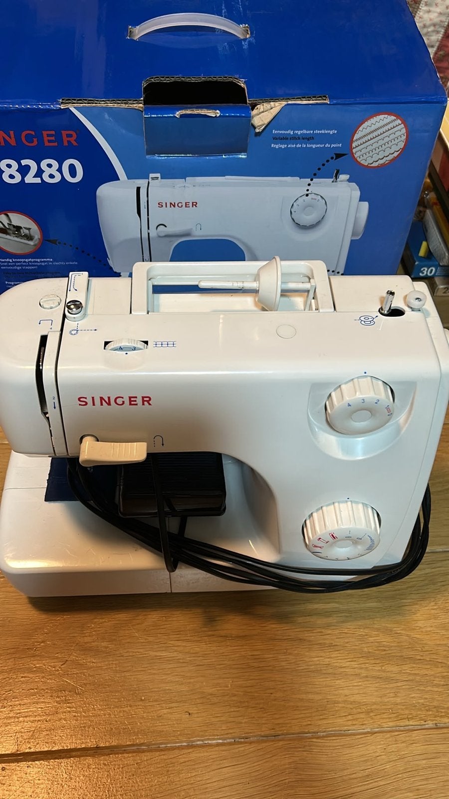 Singer 8280 Naaimachine - Zo goed als nieuw, Hobby en Vrije tijd, Naaimachines en Toebehoren, Ophalen of Verzenden, Zo goed als nieuw