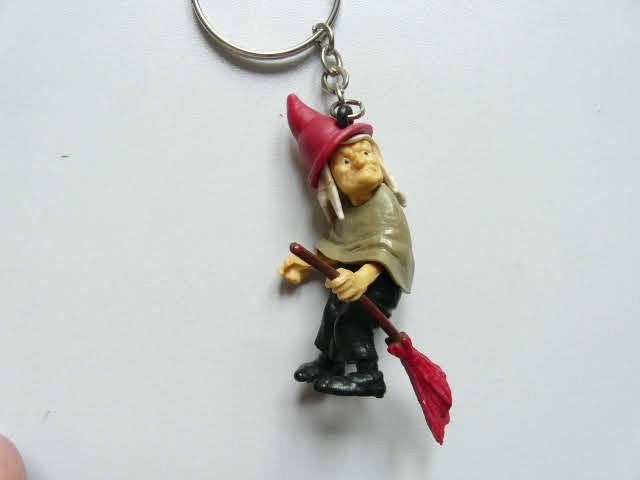 Sleutelhanger # heks op bezem, Ophalen of Verzenden, Zo goed als nieuw, Knuffel of Figuurtje