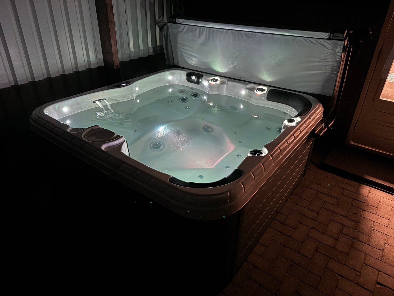 Jacuzzi gebruikt Passion Spa Refresh 5-pers Balboa inc cover, Info@vdkspas.nl, 4011GM, Passion Spa, Ophalen of Verzenden