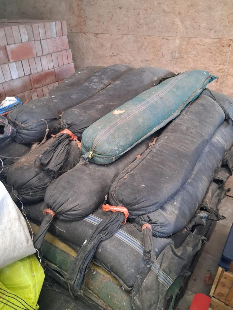 Te koop zandslurf 34 stuks gevuld, Ophalen of Verzenden, Hond