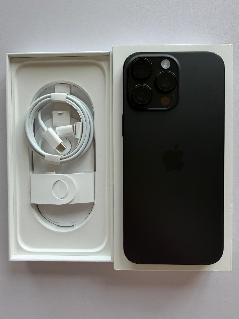 Iphone 16 pro max 256gb 870€, Ophalen, Zo goed als nieuw, Zwart, 256 GB