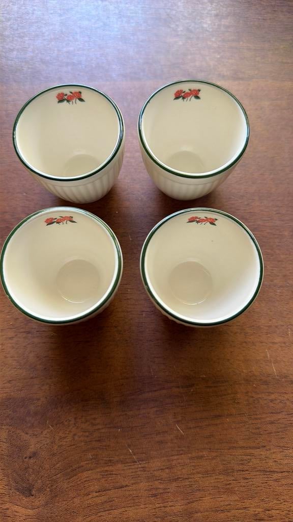 Wedgwood SPRINGTIME eierdopjes, Huis en Inrichting, Keuken | Servies, Overige typen, Ophalen of Verzenden, Zo goed als nieuw, Wedgwood
