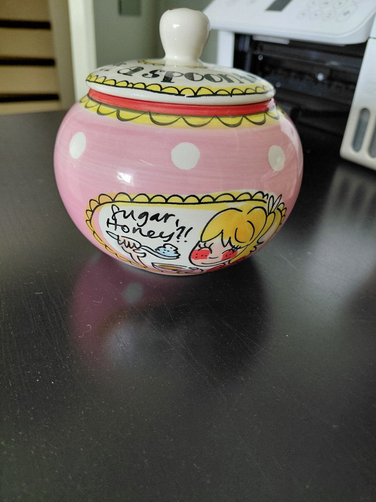 Leuke roze suikerpot met deksel - "Sugar, Honey?!", Keramiek, Overige typen, Nieuw, Ophalen of Verzenden