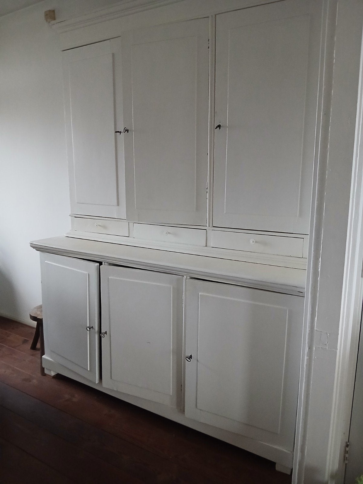 antieke houten medicijn kast uit het ziekenhuis in den bosch, Ophalen