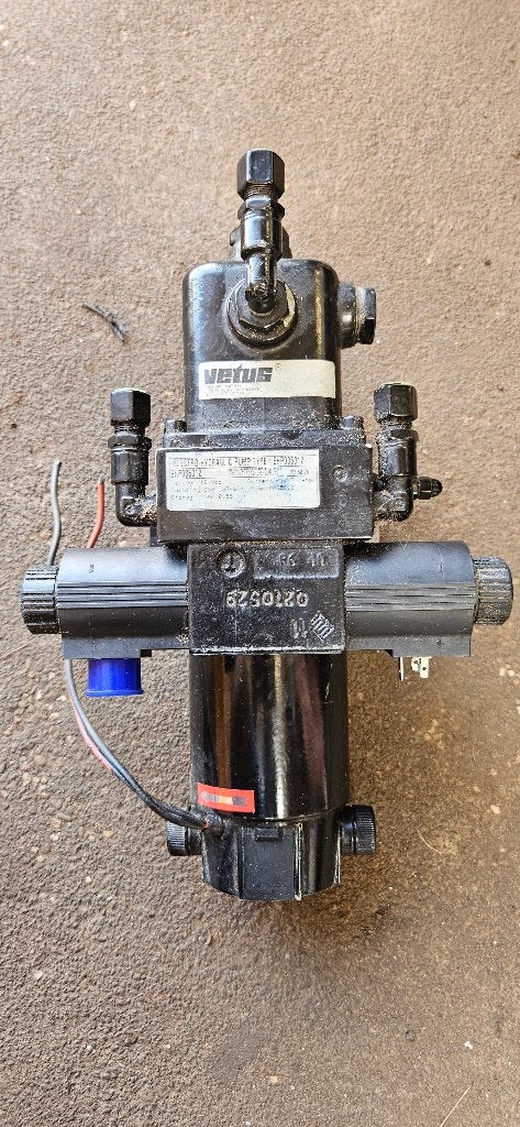 Vetus Hydraulische pomp 12V / 3Amp Type: EHP035012, Ophalen of Verzenden, Zo goed als nieuw, Kabel of Apparatuur
