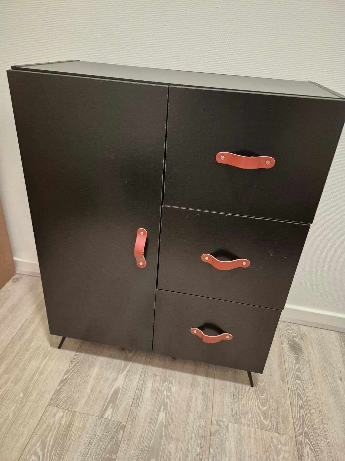 Zwart kastje, Ophalen, Gebruikt, 25 tot 50 cm, 50 tot 100 cm