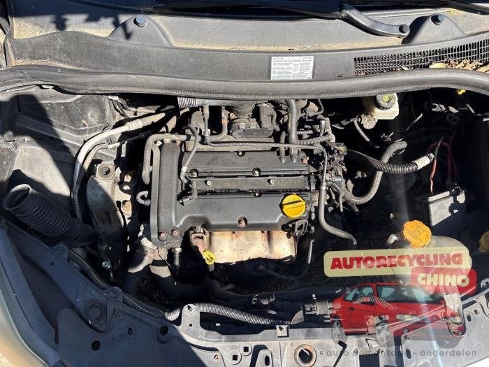 Motor van een Opel Corsa, Ophalen, Gebruikt, -, -