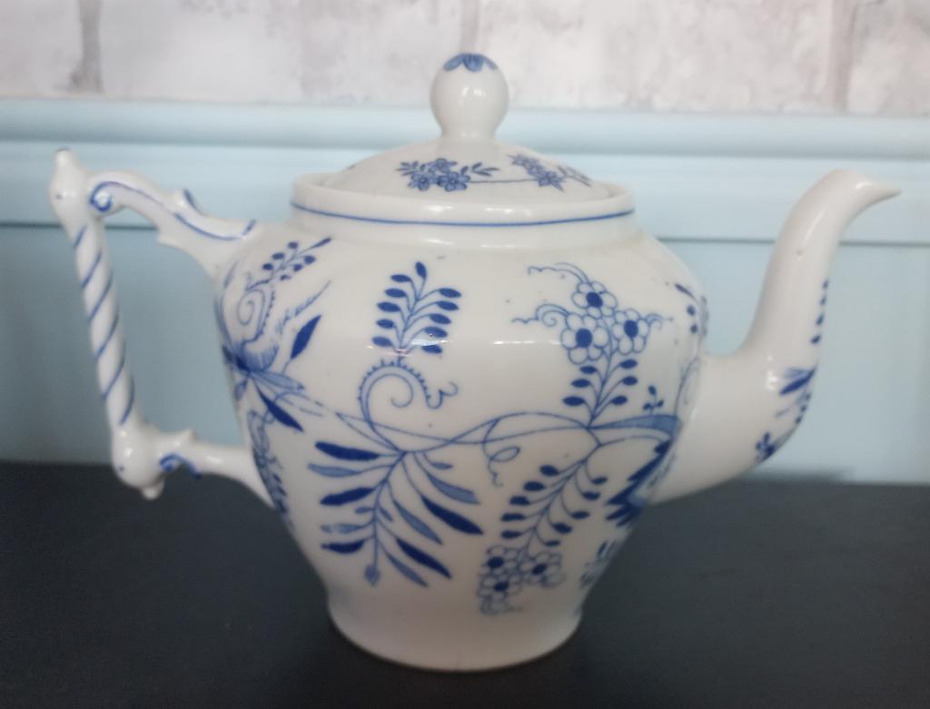 Antieke porseleinen Louis Regout theepot, Antiek en Kunst, Ophalen of Verzenden