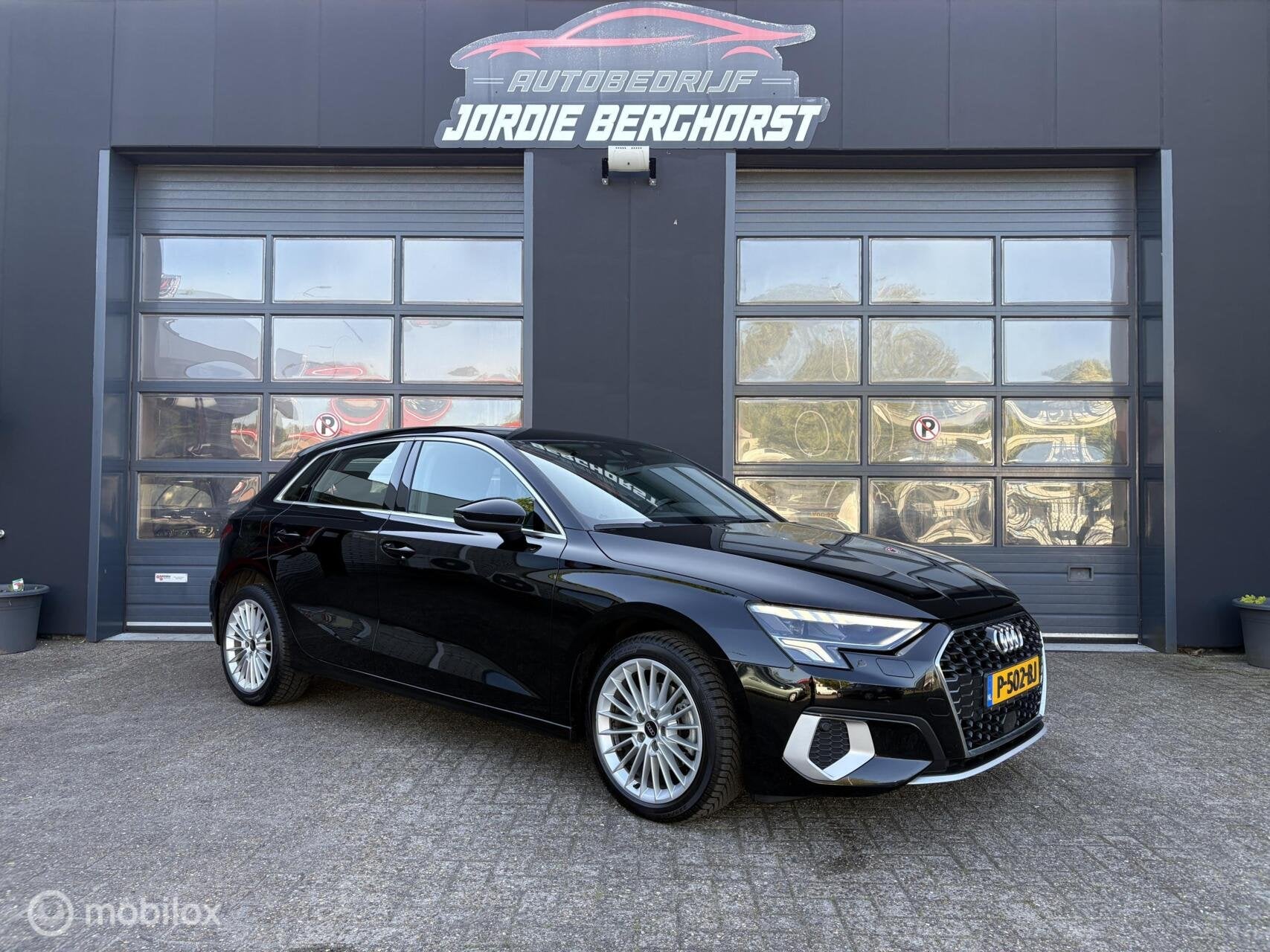 Audi A3 Sportback 30 TFSI Advanced edition Automaat, Gebruikt, Euro 6, Automatische klimaatregeling, Zwart