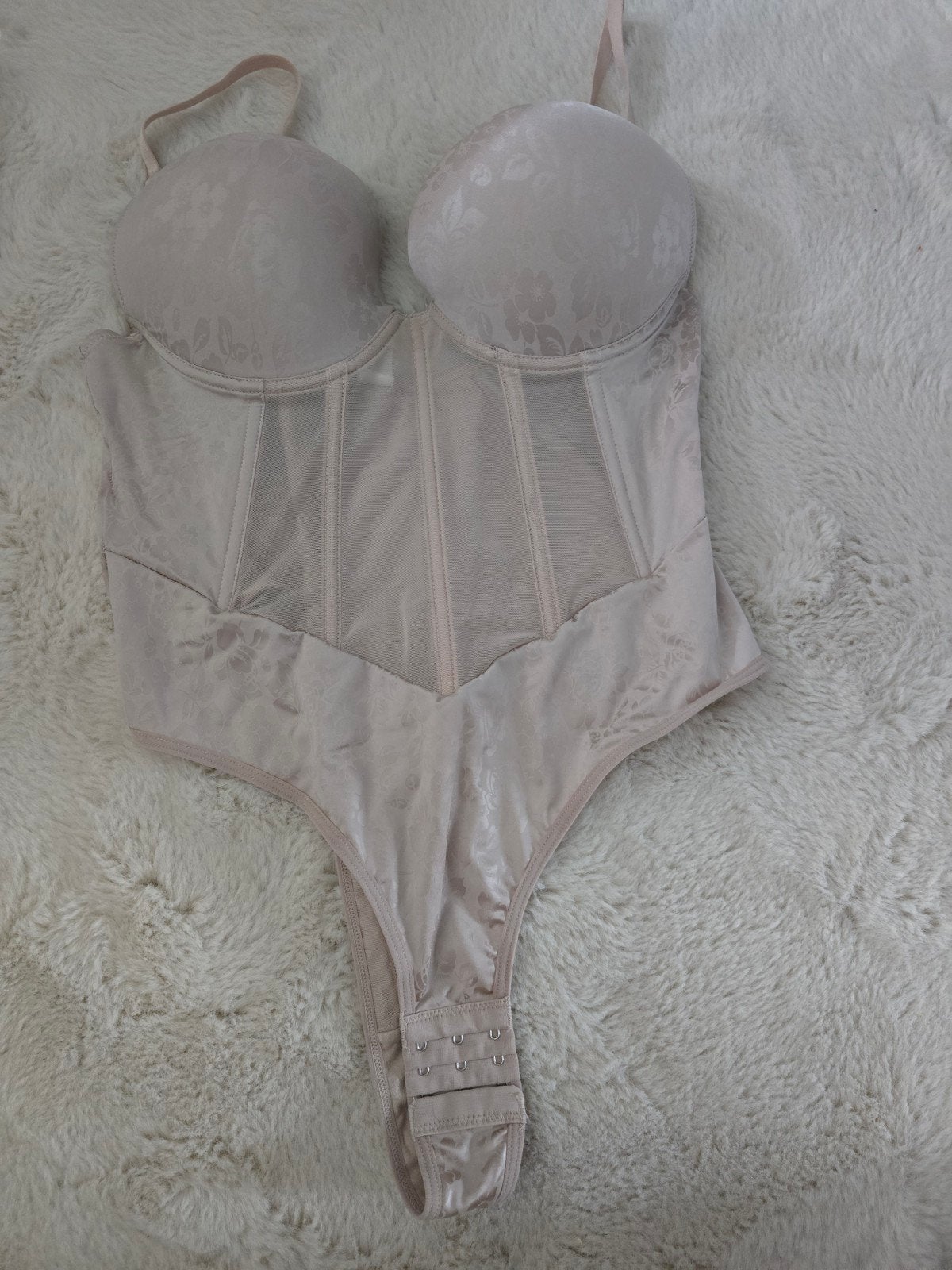 Prachtige splinternieuwe body maat L, Verzenden, Beige, Body of Korset