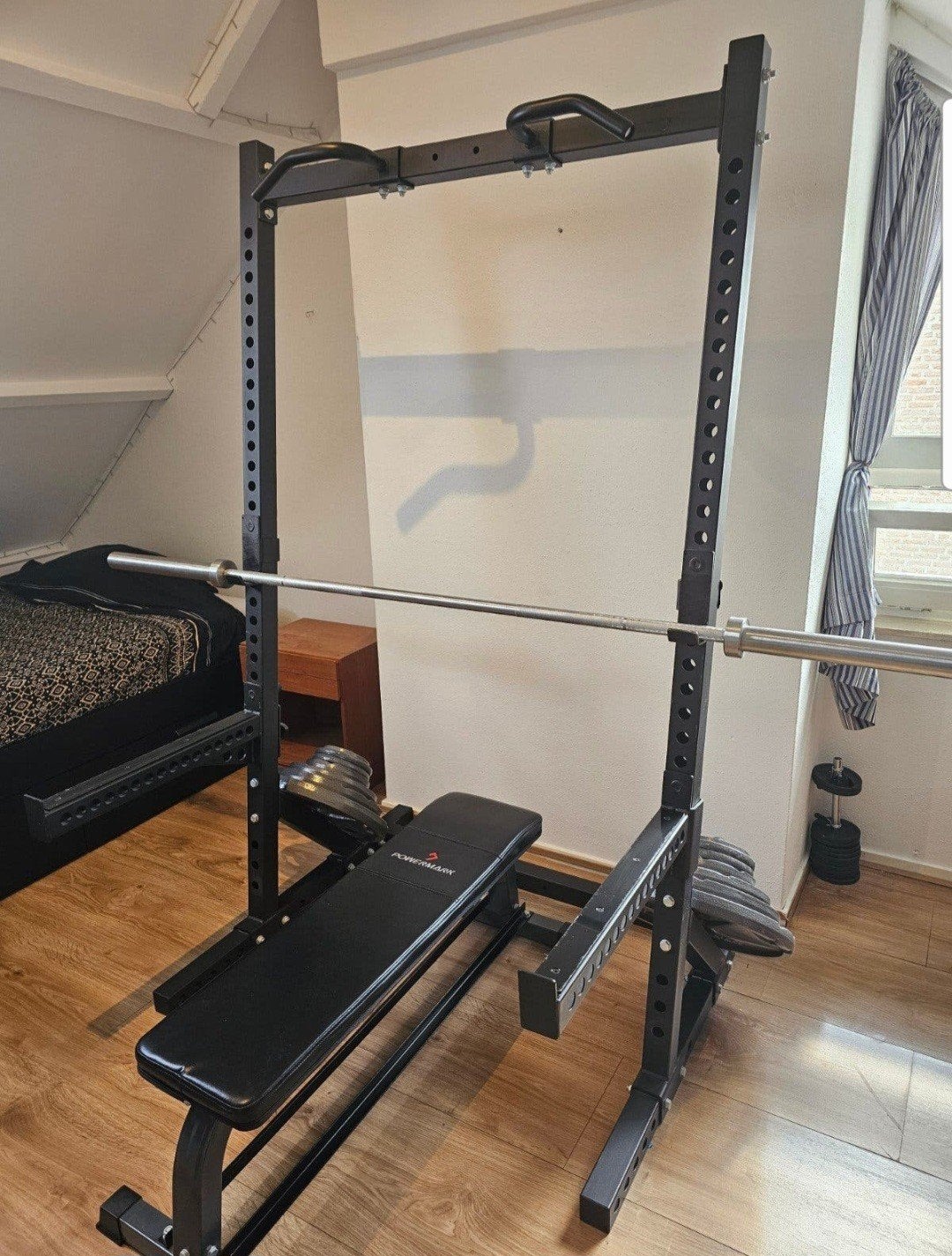 Complete Squatset: Halterstang, Gewichten en PowerMark-bank, Sport en Fitness, Ophalen, Zo goed als nieuw, Benen, Fitnessbank