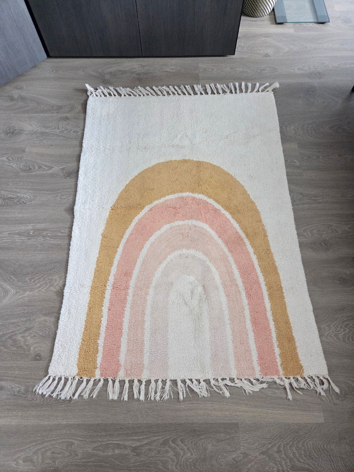Tapis Petit Regenboog vloerkleed 130x90, Zo goed als nieuw, Rechthoekig, Kinderkamer, speels, regenboog, Roze
