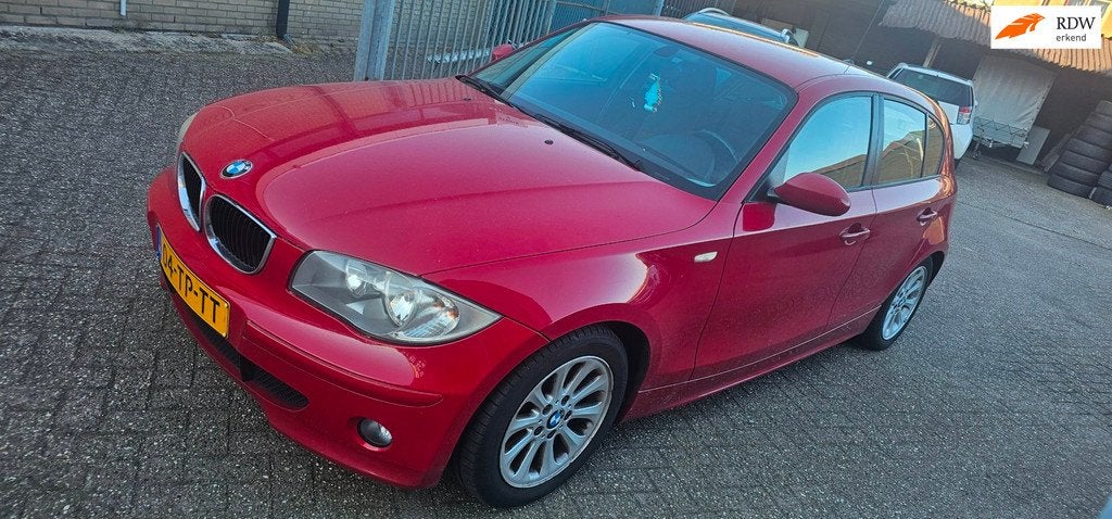 BMW 1-serie 116i Business Line clima sport velgen, Auto's, BMW, 1596 cc, Achterwielaandrijving, Gebruikt, 4 cilinders