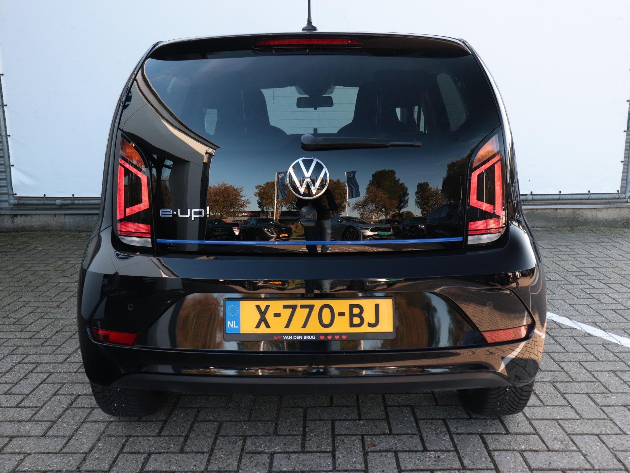 Volkswagen e-Up! Style | SOH 93.8 | Stoelverwarming | Camera, Auto's, 83 pk, Stof, Up!, 4 stoelen
