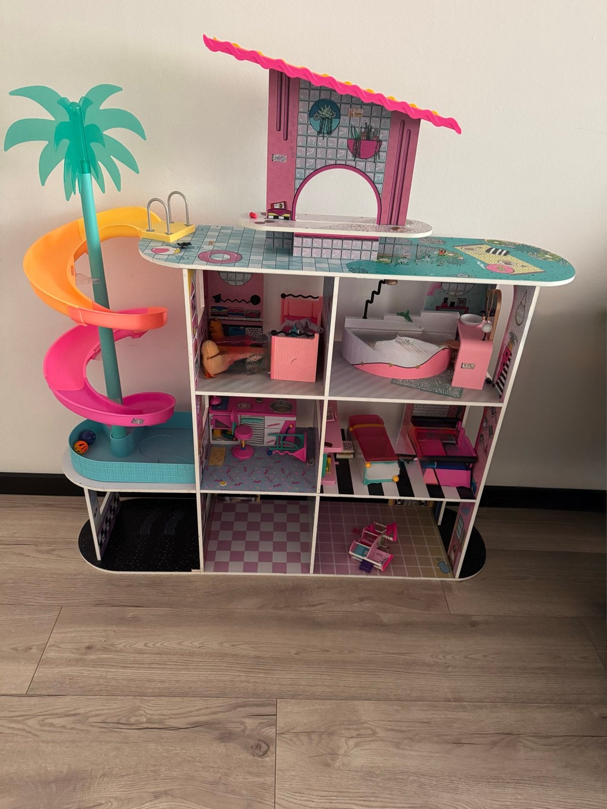 L.O.L. Surprise! Houten Poppenhuis met Meubels en Zwembad, Ophalen, Zo goed als nieuw, Overige typen