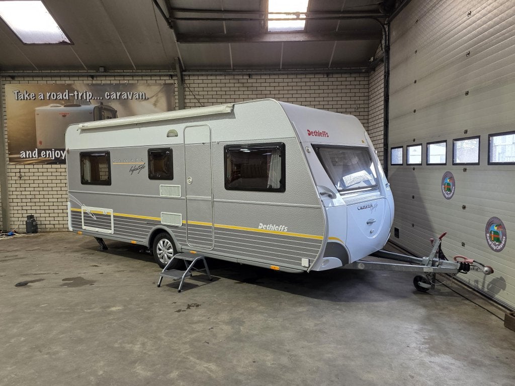 Dethleffs Camper Lifestyle / Enkele bedden / Rondzit / Mover, Rondzit, Dethleffs, 5 tot 6 meter, 1250 - 1500 kg