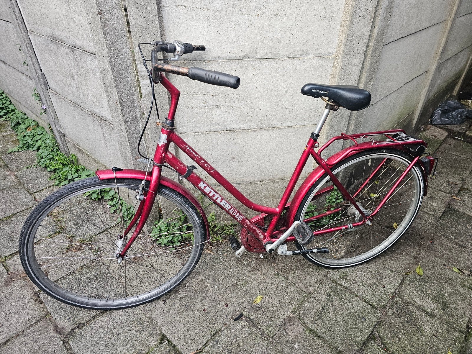 Kettler fiets met onderhoudsbehoefte en werkende achterrem, Ophalen