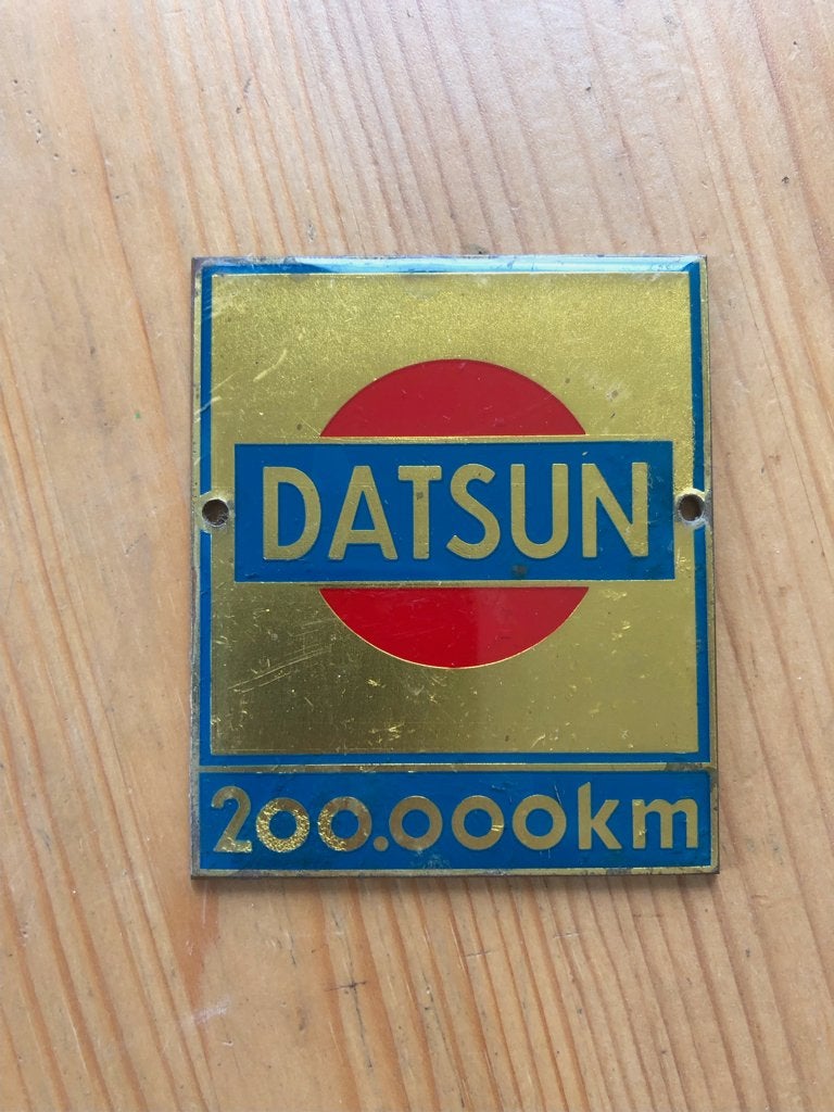 Datsun badge / plaquette 200.000 km, Ophalen of Verzenden, Zo goed als nieuw, Auto's