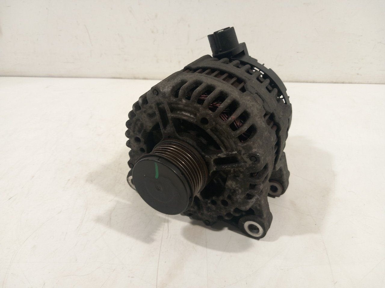 Dynamo Ford Mondeo, Auto-onderdelen, Onderdelen@venauto.nl, Van der Ven Autorecycling B.V., Gebruikt, Ettenseweg 76, 4706 PB Roosendaal, The Netherlands