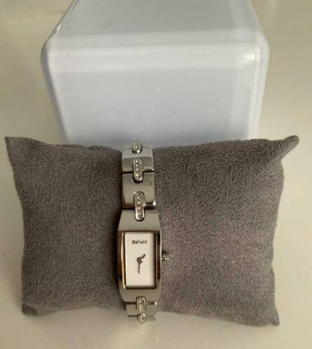 DKNY Dames horloge in Doos! De perfecte CADEAUTIP!, Sieraden, Tassen en Uiterlijk, Horloges | Dames, Staal, Staal, DKNY, Verzenden