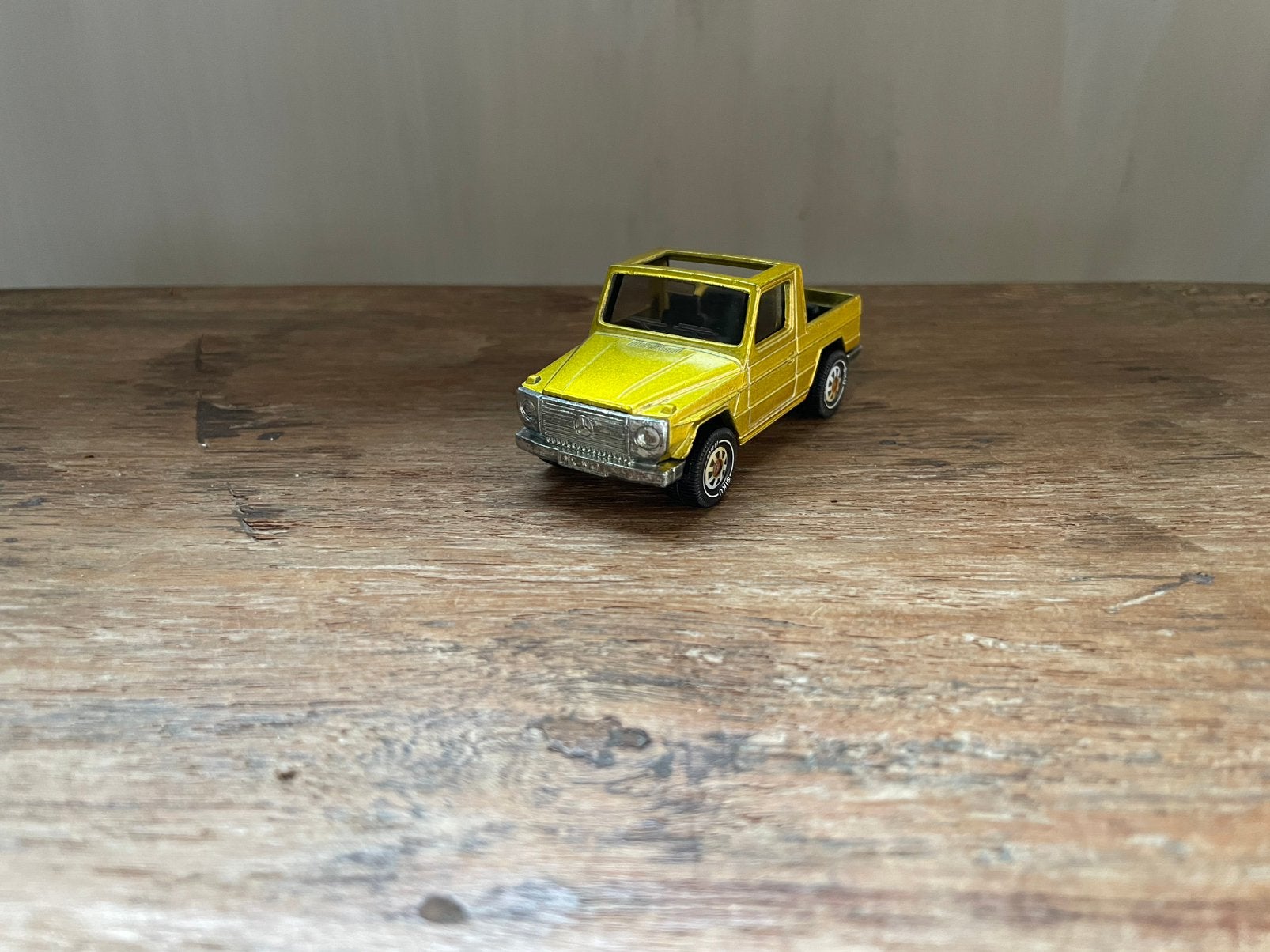 Siku 1044 - Mercedes 280GE goud, Ophalen of Verzenden, Nieuw, Bus of Vrachtwagen, SIKU