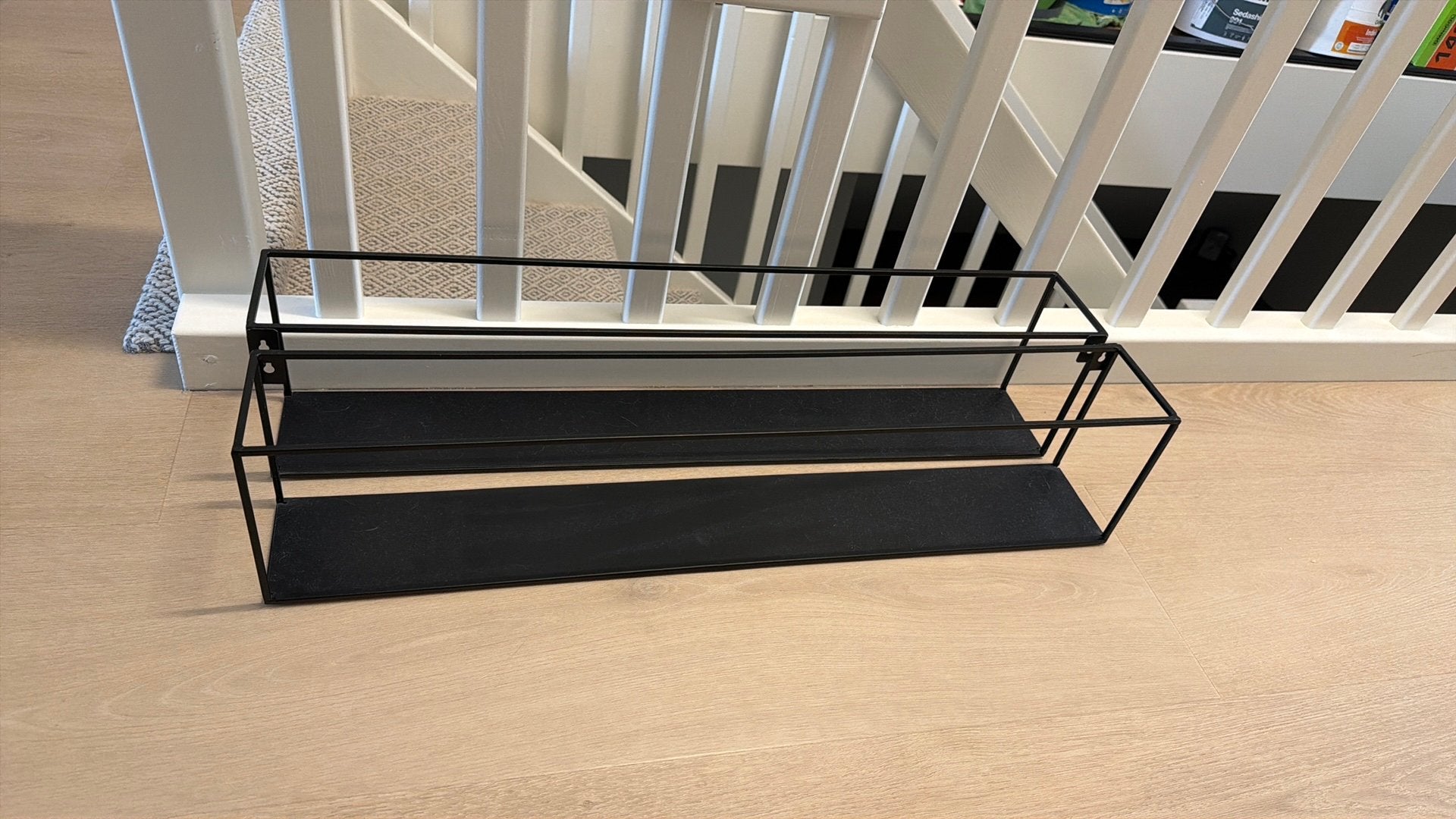 2 metalen wandplanken, Ophalen of Verzenden, Zo goed als nieuw