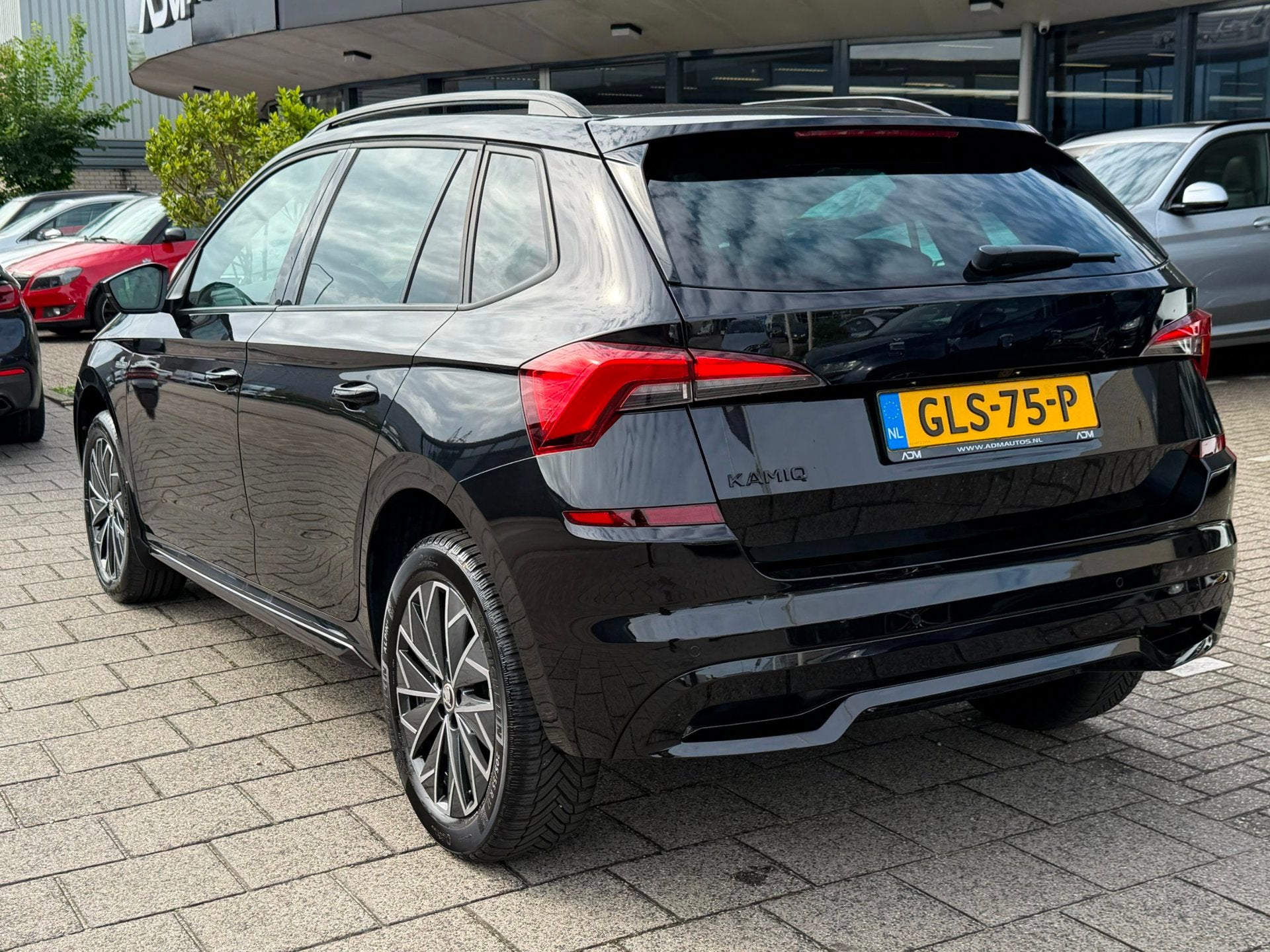 Skoda KAMIQ 1.0 TSI Monte Carlo ACC l DSG l PANO l CARPLAY, Stof, Gebruikt, 620 kg, Zwart