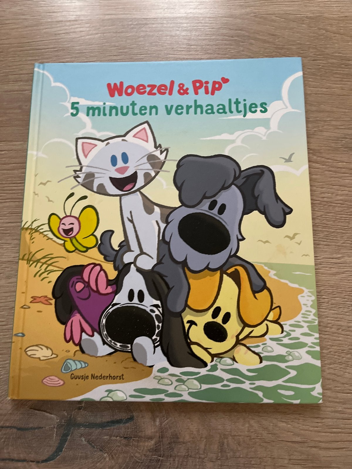 Woezel & Pip: 5 minuten verhaaltjes - Guusje Nederhorst, Ophalen of Verzenden, Zo goed als nieuw, 2 tot 3 jaar