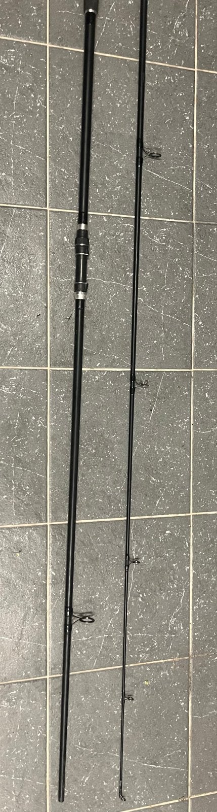 Black Phantom Carp Hengel 3.60M, Ophalen, Gebruikt, Werphengel