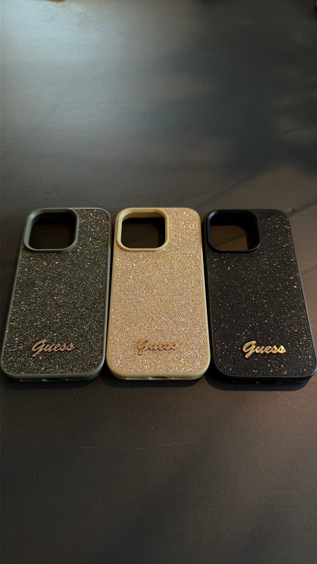 Glitter hoesjes iPhone 16 pro guess, Ophalen of Verzenden, Zo goed als nieuw
