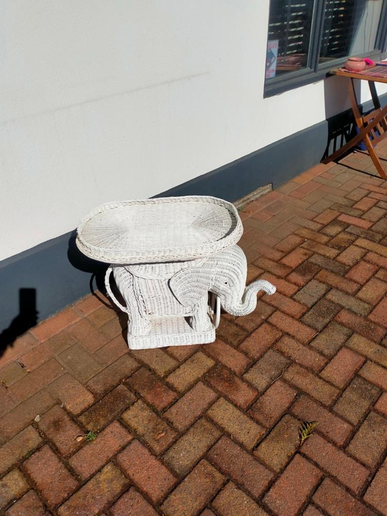 Vintage Rotan Olifant Bijzettafel - Wit, Antiek en Kunst, Ophalen of Verzenden