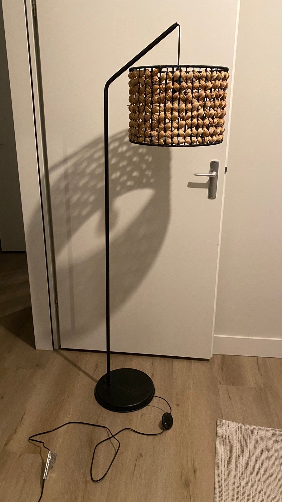 Staande lamp van riet en staal van Maison Du Monde, Ophalen, E27 (groot), Zo goed als nieuw, Metaal